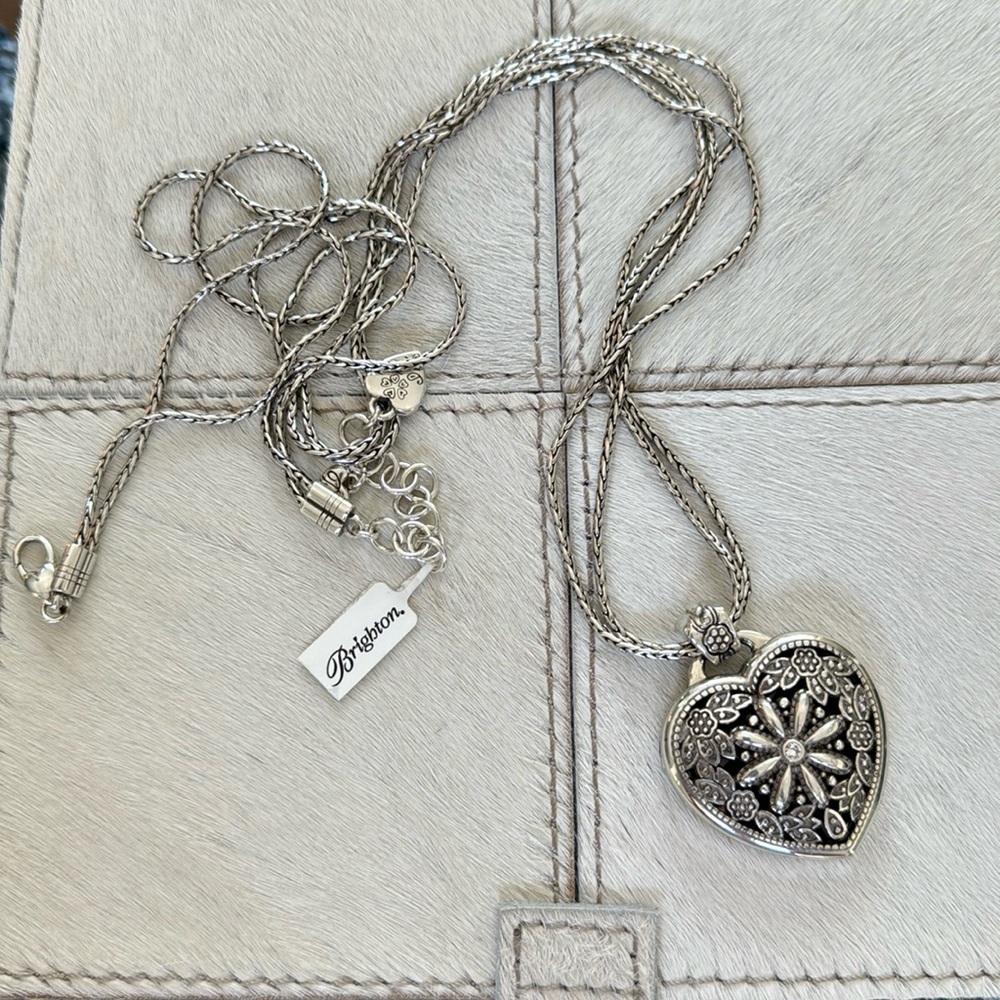 NWT Brighton Floral Locket Necklace
